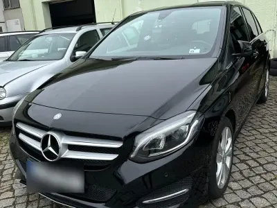 Gebraucht Mercedes B220 136 PS (100 kW) 2018 Schwarz Kleinwagen