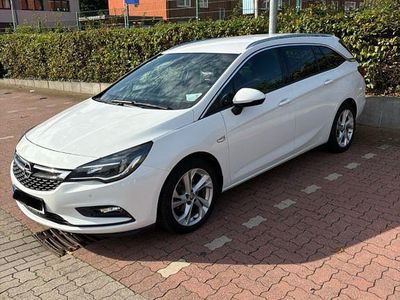 Weiß Gebraucht 2018 Opel Astra Dynamic Kombi | 8.190 € (Fairer Preis)