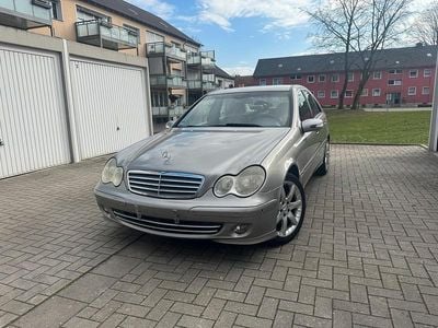 Gebraucht Mercedes C180 143 PS (105 kW) 2004 Beige Limousine