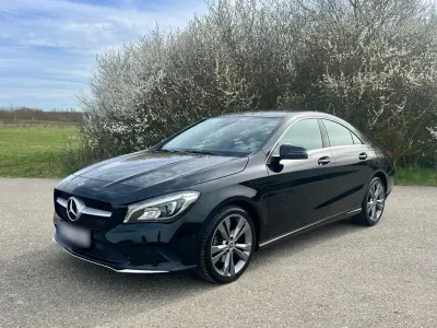 Gebraucht Mercedes CLA200 122 PS (89 kW) 2018 Schwarz Coupé