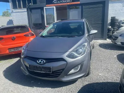 Second-hand Hyundai i30 Classic 90 CP (66 kW) 2015 Gri Break