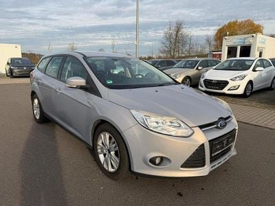 Silber Gebraucht 2014 Ford Focus Trend Limousine | 3.990 € (Guter Preis)