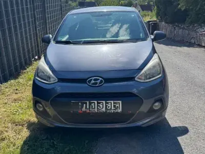 Gebraucht Hyundai i10 Classic 67 PS (49 kW) 2015 Grau Kleinwagen