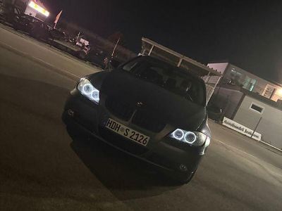 Grau Gebraucht 2007 BMW 320 Limousine | 3.500 € (Fairer Preis)