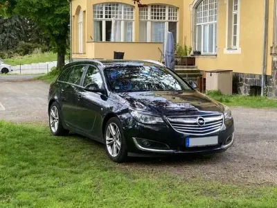 Gebraucht Opel Insignia Edition 140 PS (102 kW) 2014 Schwarz Kombi