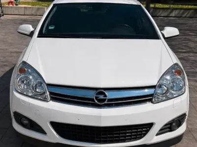Brugt Opel Astra GTC 90 HK (66 kW) 2008 Hvid Coupe
