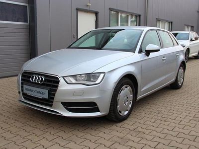 Gebraucht Audi A3 Attraction 140 PS (102 kW) 2014 Silber Limousine