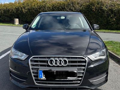 Gebraucht Audi A3 Attraction 110 PS (80 kW) 2015 Schwarz Kleinwagen