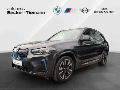 Gebraucht BMW iX3 M Sport 210 kW (286 PS) 2022 Sophistograu brillanteffekt SUV
