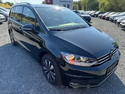 Gebraucht VW Touran Comfortline 150 PS (110 kW) 2025 Schwarz Van / Kleinbus