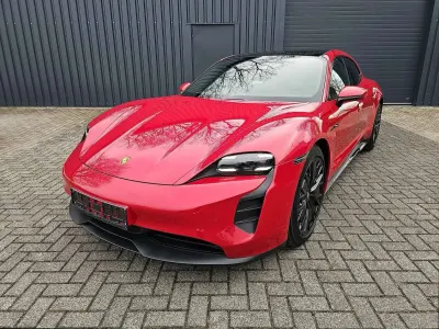 Gebraucht Porsche Taycan GTS Sport Turismo Sport Turismo 380 kW (517 PS) 2022 Rot Kombi