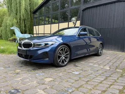 Gebraucht BMW 320 Performance 190 PS (139 kW) 2023 Blau Limousine