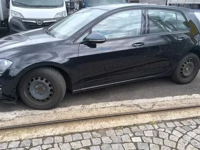 Gebraucht VW Golf VII Comfortline 105 PS (77 kW) 2013 Schwarz Limousine
