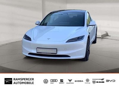 Gebraucht Tesla Model 3 RWD 208 kW (283 PS) 2024 Pearl white Limousine