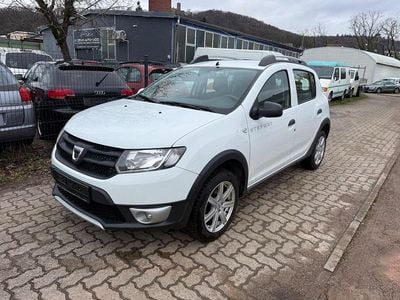 Gebraucht Dacia Sandero Stepway 90 PS (66 kW) 2014 Weiß Limousine