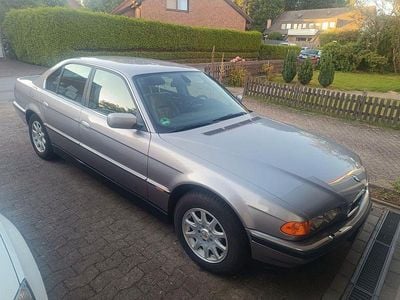 BMW 740