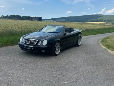 Gebraucht Mercedes CLK230 Avantgarde 197 PS (144 kW) 2003 Schwarz Cabrio