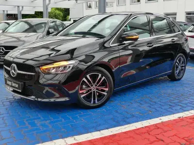 Occasion Mercedes B180 Progressive 136 ch (100 kW) 2025 Noir Monospace
