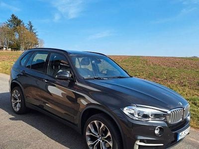 Grau Gebraucht 2017 BMW X5 Sport Line SUV | 31.800 € (Guter Preis)