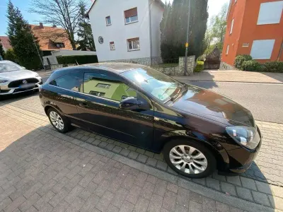Gebraucht Opel Astra GTC 90 PS (66 kW) 2009 Schwarz Coupé