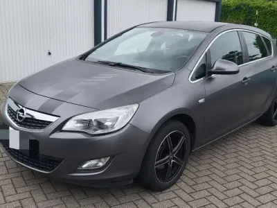 Brugt Opel Astra Cosmo 101 HK (74 kW) 2010 Grå Hatchback