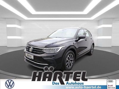 Deep black perleffekt, pearl effect Gebraucht 2022 VW Tiguan Life SUV | 30.000 € (Guter Preis)