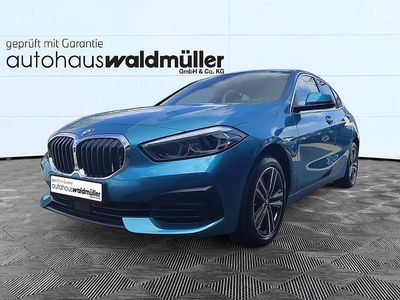 Blau Gebraucht 2024 BMW 118 Advantage Kleinwagen | 30.601 € (Etwas zu teuer)