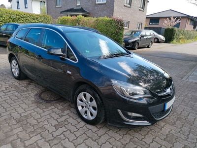 gebraucht Opel Astra Sports Tourer mit Navi und Einparkhilfe, 140 PS