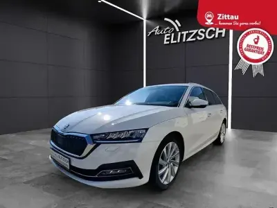 Gebraucht Skoda Octavia First Edition 150 PS (110 kW) 2020 Candyweiss Kombi