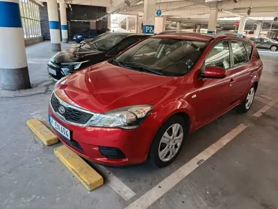 Gebraucht Kia Ceed 125 PS (91 kW) 2011 Schwarz Kleinwagen