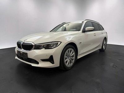 Begagnad BMW 330e Advantage 190 HK (139 kW) 2022 Vit Kombi