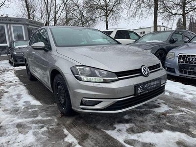 Gebraucht VW Golf VII Comfortline 110 PS (80 kW) 2017 Silber Limousine