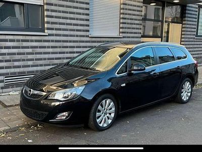 Gebraucht Opel Astra Edition 160 PS (117 kW) 2010 Silber Kombi