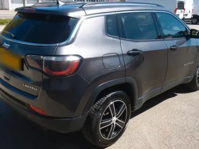 Gebraucht Jeep Compass Limited 170 PS (125 kW) 2021 Grau SUV