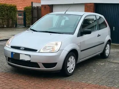 Gebraucht Ford Fiesta 70 PS (51 kW) 2003 Silber Kleinwagen
