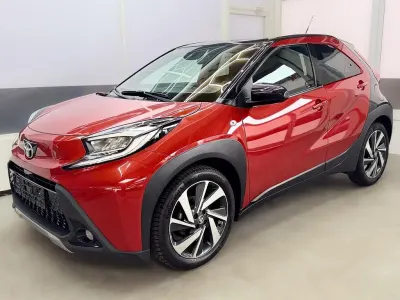 Gebraucht Toyota Aygo X X-plore 72 PS (52 kW) 2022 Rot dach schwarz SUV