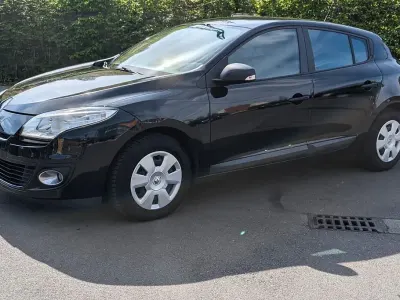 Gebraucht Renault Mégane 101 PS (74 kW) 2012 Schwarz Limousine