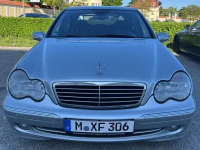 Gebraucht Mercedes C180 Avantgarde 143 PS (105 kW) 2003 Silber Limousine