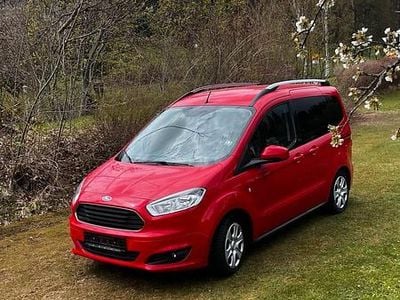 Usata Ford Tourneo Courier Titanium 101 CV (74 kW) 2018 Rosso Monovolume