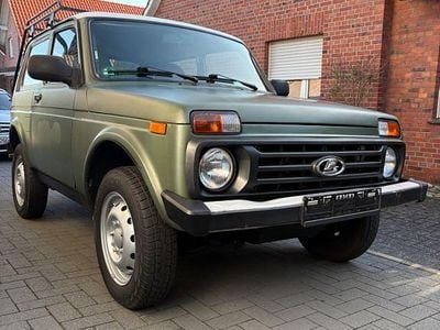 Gebraucht Lada niva 83 PS (61 kW) 2016 Grün SUV