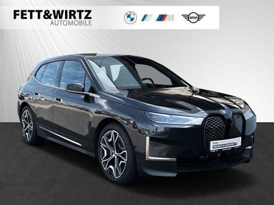 gebraucht BMW iX xDrive40 22"LM|AHK|HarmanKardon|DA-Prof.