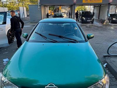 Nissan Almera Tino