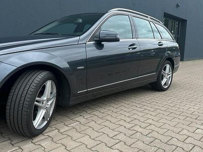 Gebraucht Mercedes C220 170 PS (125 kW) 2010 Grau Kombi