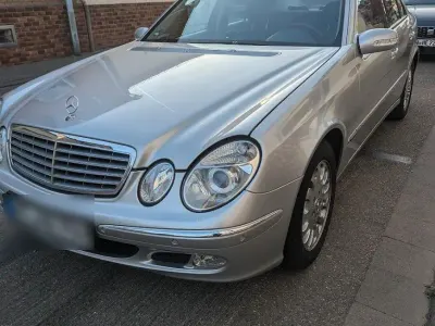 Gebraucht Mercedes E200 163 PS (119 kW) 2004 Silber Limousine