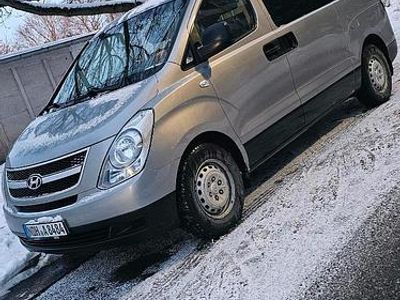 Grau Gebraucht 2010 Opel Vivaro Van / Kleinbus | 8.500 €