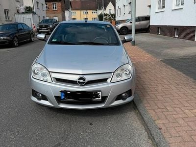 Gebraucht Opel Tigra 125 PS (91 kW) 2006 Silber Cabrio
