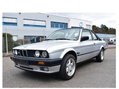 Gebraucht BMW 316 102 PS (75 kW) 1992 Silber Cabrio