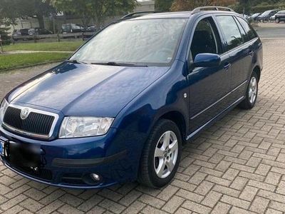 Blau Gebraucht 2006 Skoda Fabia Kombi | 700 €