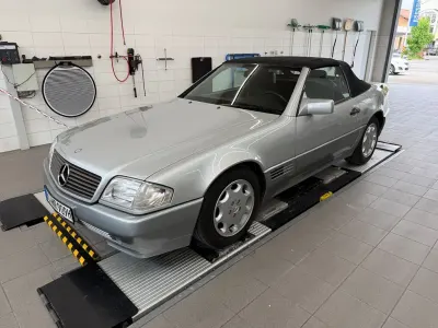 Gebraucht Mercedes SL500 326 PS (239 kW) 1992 Silber Cabrio