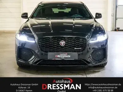 Gebraucht Jaguar XF Sportbrake R-Dynamic 204 PS (150 kW) 2023 Santorini black Kombi